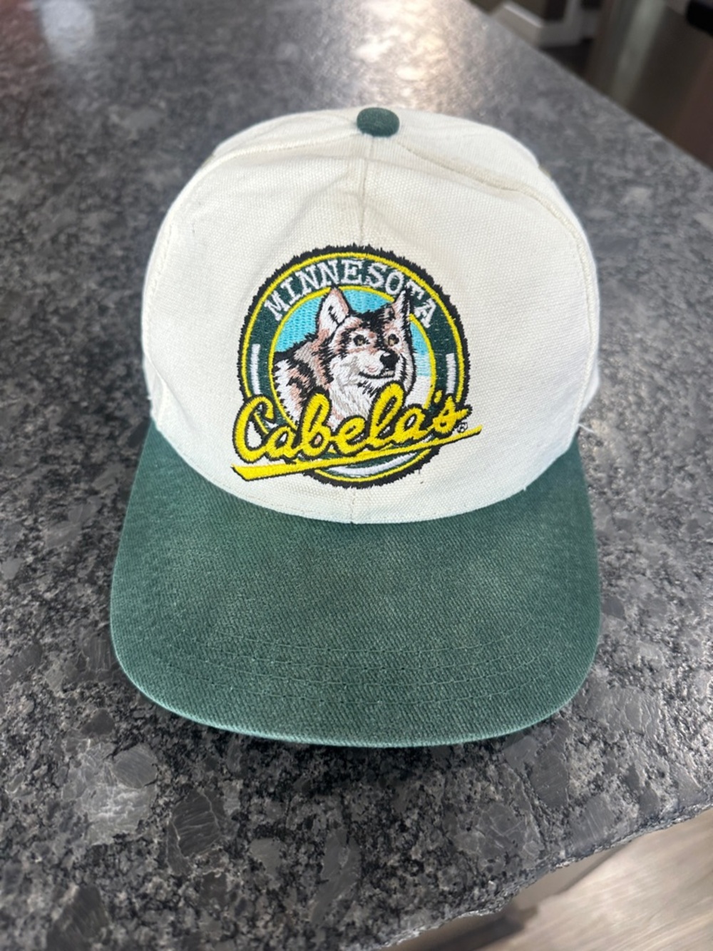 Vintage 90’s Cabelas Minnesota Wolf Hat